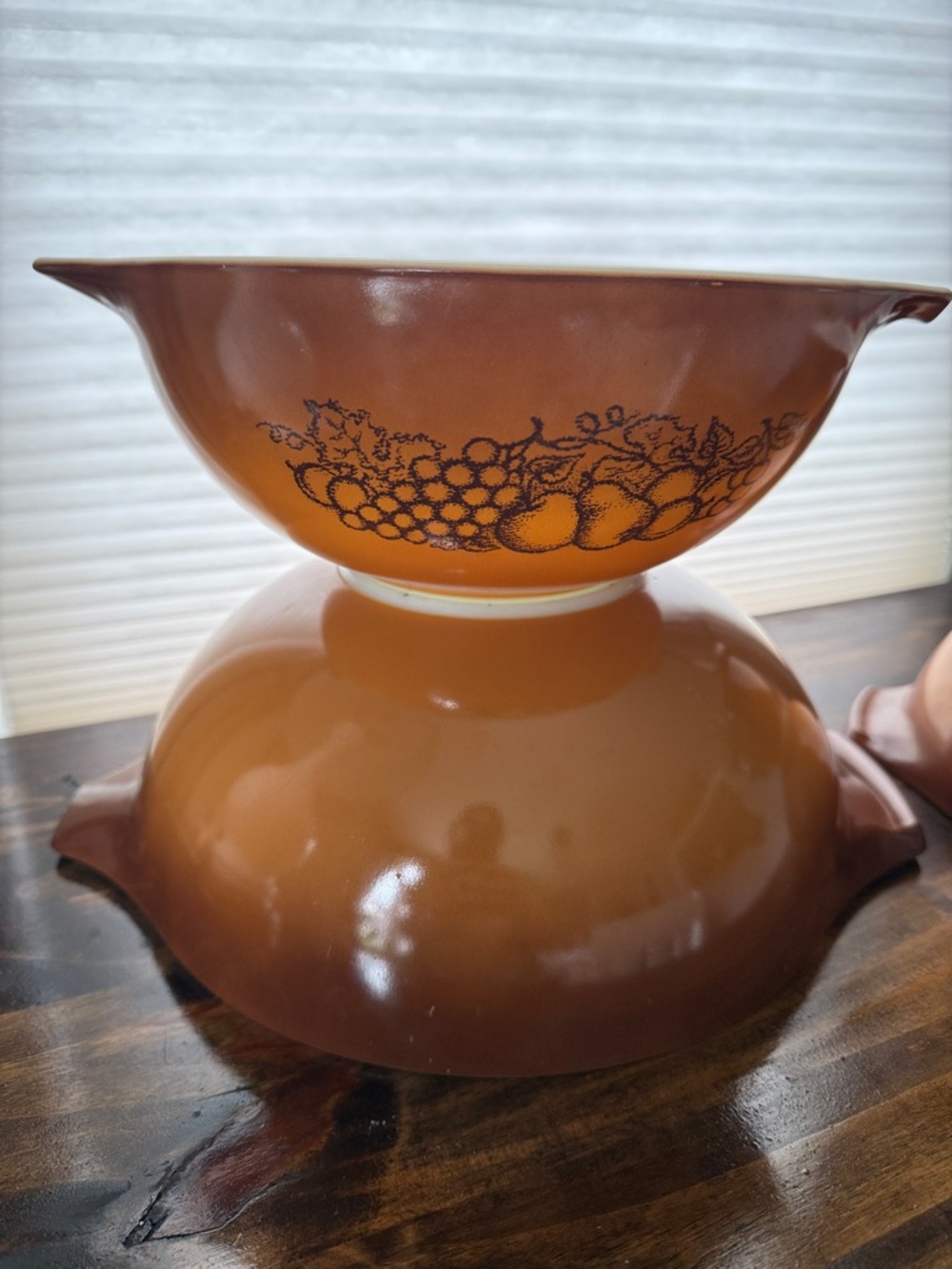vintage Pyrex nesting bowls in the "Old Orchard" pattern, Cinderella-style - Picture 2 of 10
